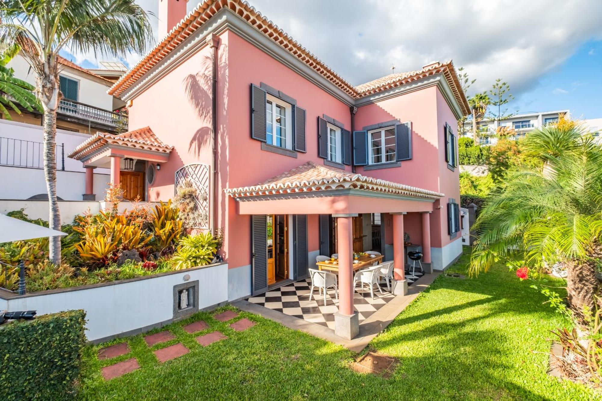 Vila Botanica - By Wehost ฟุงชาล ภายนอก รูปภาพ